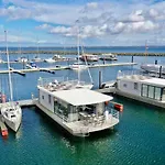 Exclusives Hausboot, 2 Xschlafzimmer, Küche, 1xbad, 1xgäste Wc, Parkplatz, Sonnenterrasse * Boltenhagen