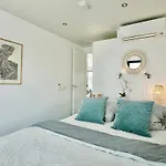 Apartment Exclusives Hausboot, 2 Xschlafzimmer, Küche, 1xbad, 1xgäste Wc, Parkplatz, Sonnenterrasse