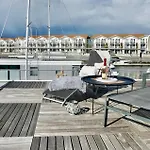 Apartment Exclusives Hausboot, 2 Xschlafzimmer, Küche, 1xbad, 1xgäste Wc, Parkplatz, Sonnenterrasse *