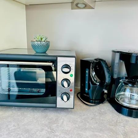 Exclusives Hausboot, 2 Xschlafzimmer, Küche, 1xbad, 1xgäste Wc, Parkplatz, Sonnenterrasse