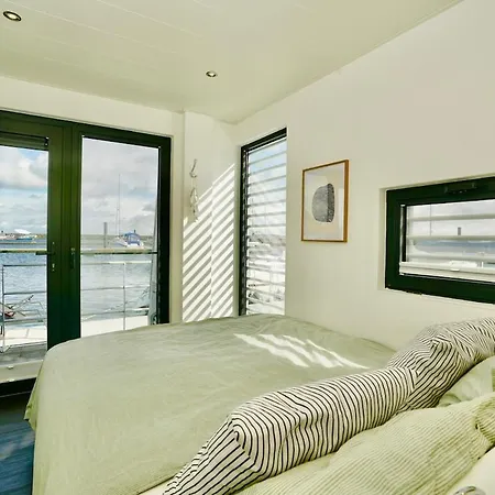 Exclusives Hausboot, 2 Xschlafzimmer, Kueche, 1xbad, 1xgaeste Wc, Parkplatz, Sonnenterrasse Διαμέρισμα