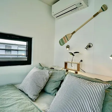 Διαμέρισμα Exclusives Hausboot, 2 Xschlafzimmer, Kueche, 1xbad, 1xgaeste Wc, Parkplatz, Sonnenterrasse Boltenhagen (Ostseebad)