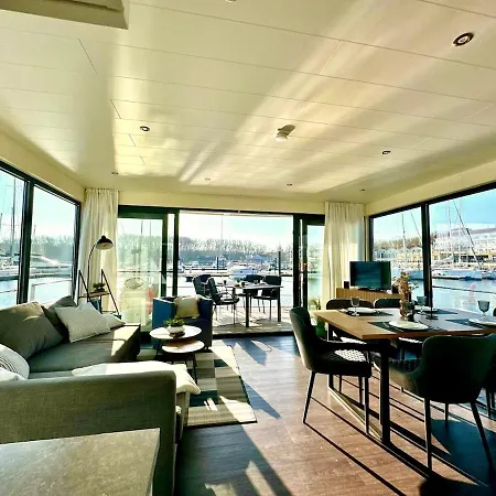 Διαμέρισμα Exclusives Hausboot, 2 Xschlafzimmer, Kueche, 1xbad, 1xgaeste Wc, Parkplatz, Sonnenterrasse *