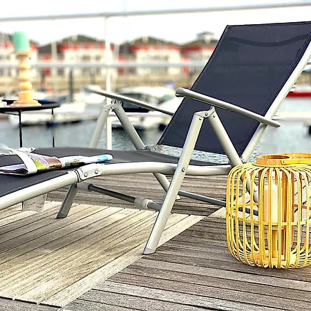Exclusives Hausboot, 2 Xschlafzimmer, Kueche, 1xbad, 1xgaeste Wc, Parkplatz, Sonnenterrasse * Boltenhagen (Ostseebad)